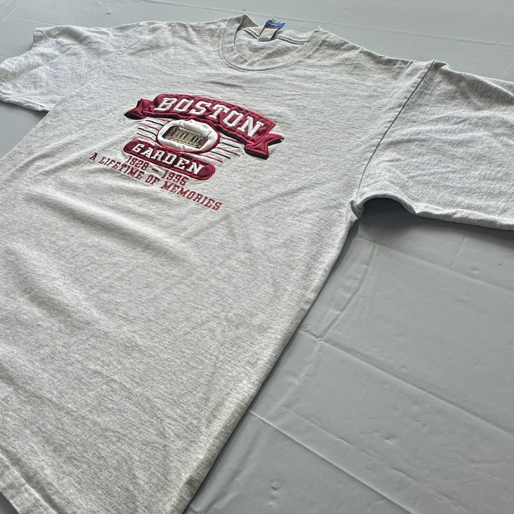Vintage 90s Boston Garden T-Shirt Midwest Embroidery Gray XL Made in USA Graphic